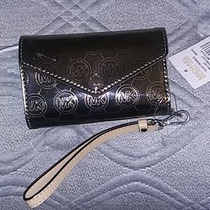 Michael Kors iPhone wristlet